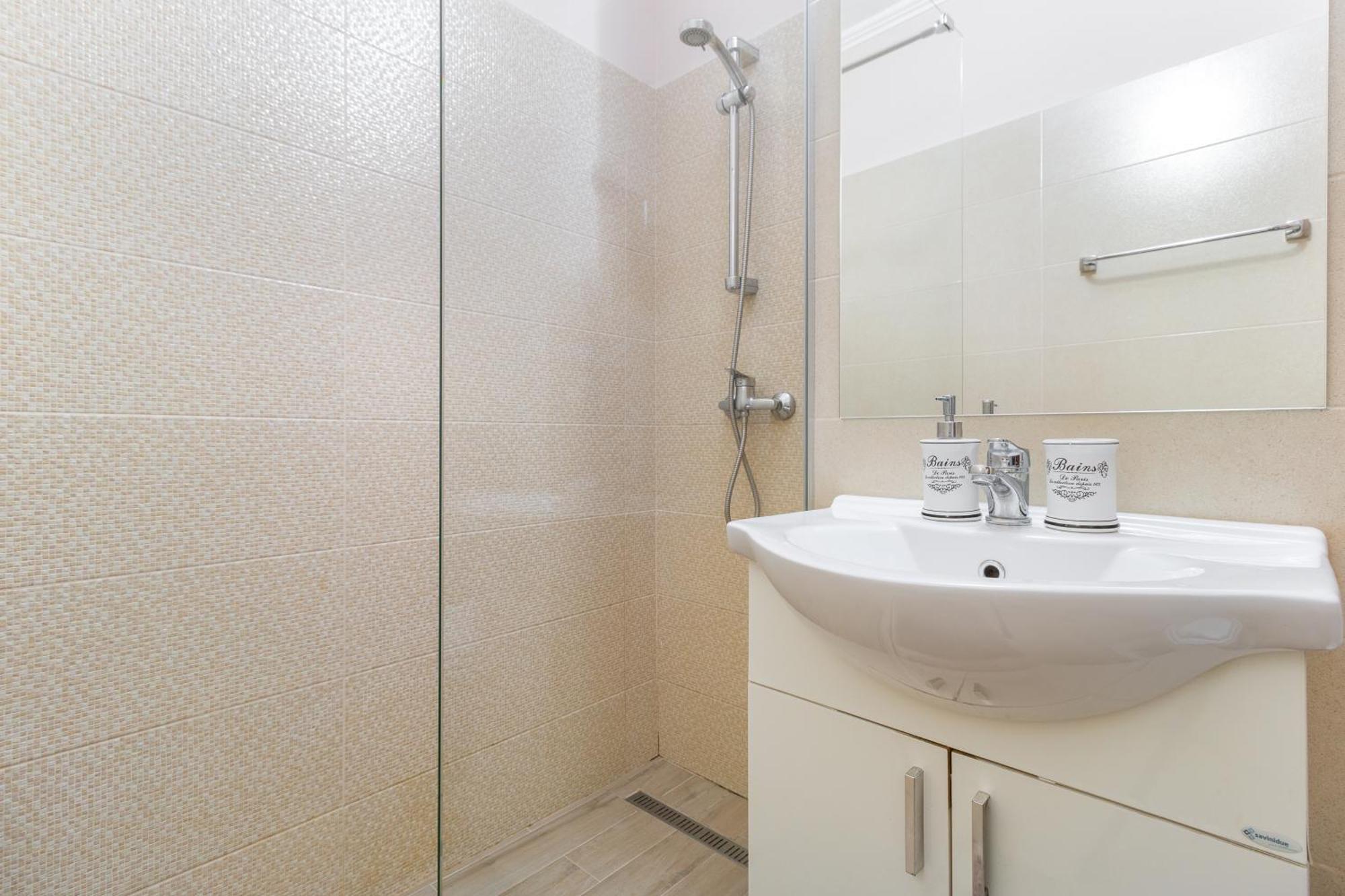 Venezia Studio Apartment Oradea Εξωτερικό φωτογραφία